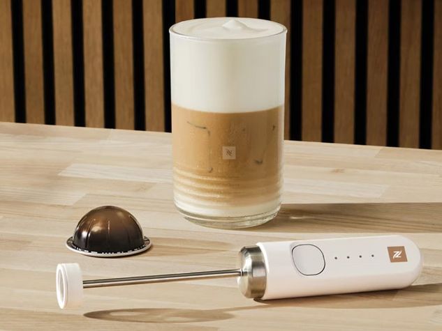 How to Use a Milk Frother for Tea Lattes: A Simple Guide