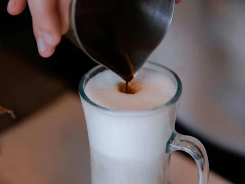 How to Adjust Froth Thickness: Your Barista-Level Guide